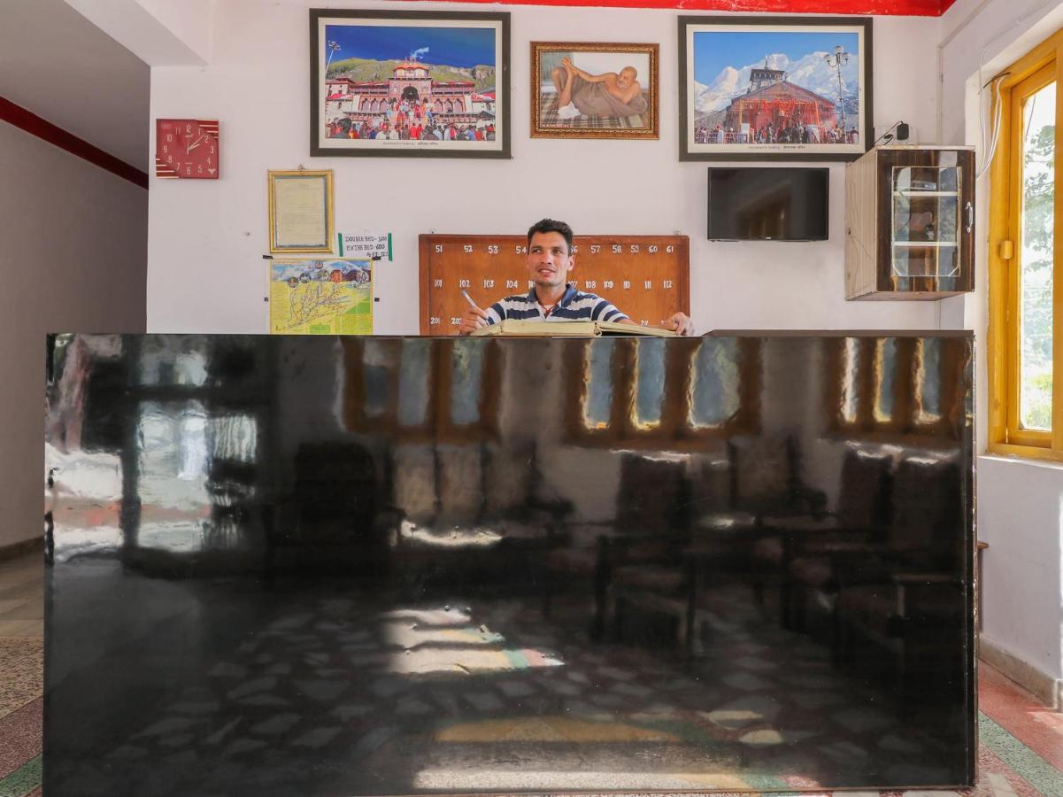 Oyo 63541 Hotel New Indra Lodge Joshīmath Екстериор снимка
